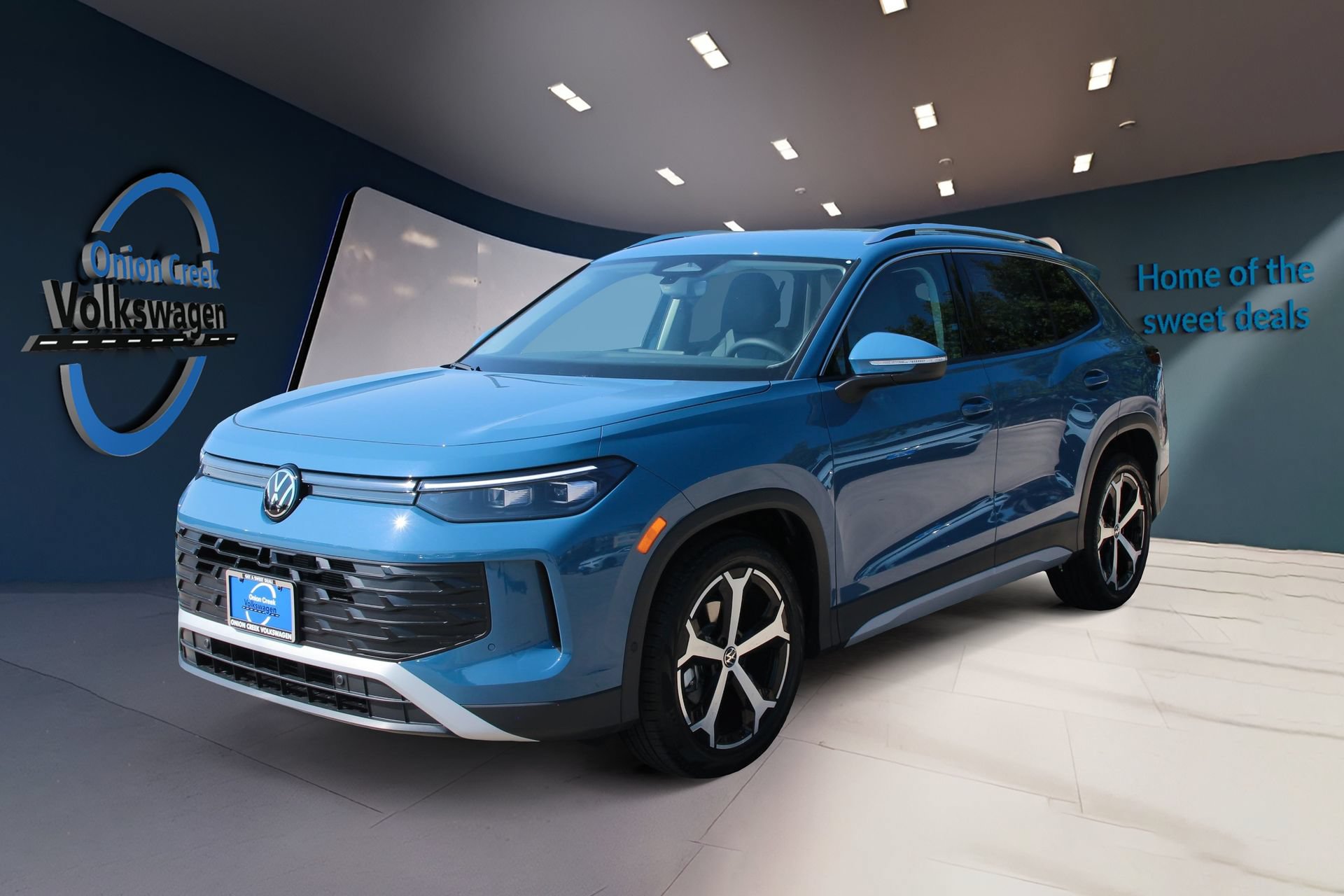 Certified 2025 Volkswagen Tiguan SE FWD image 7