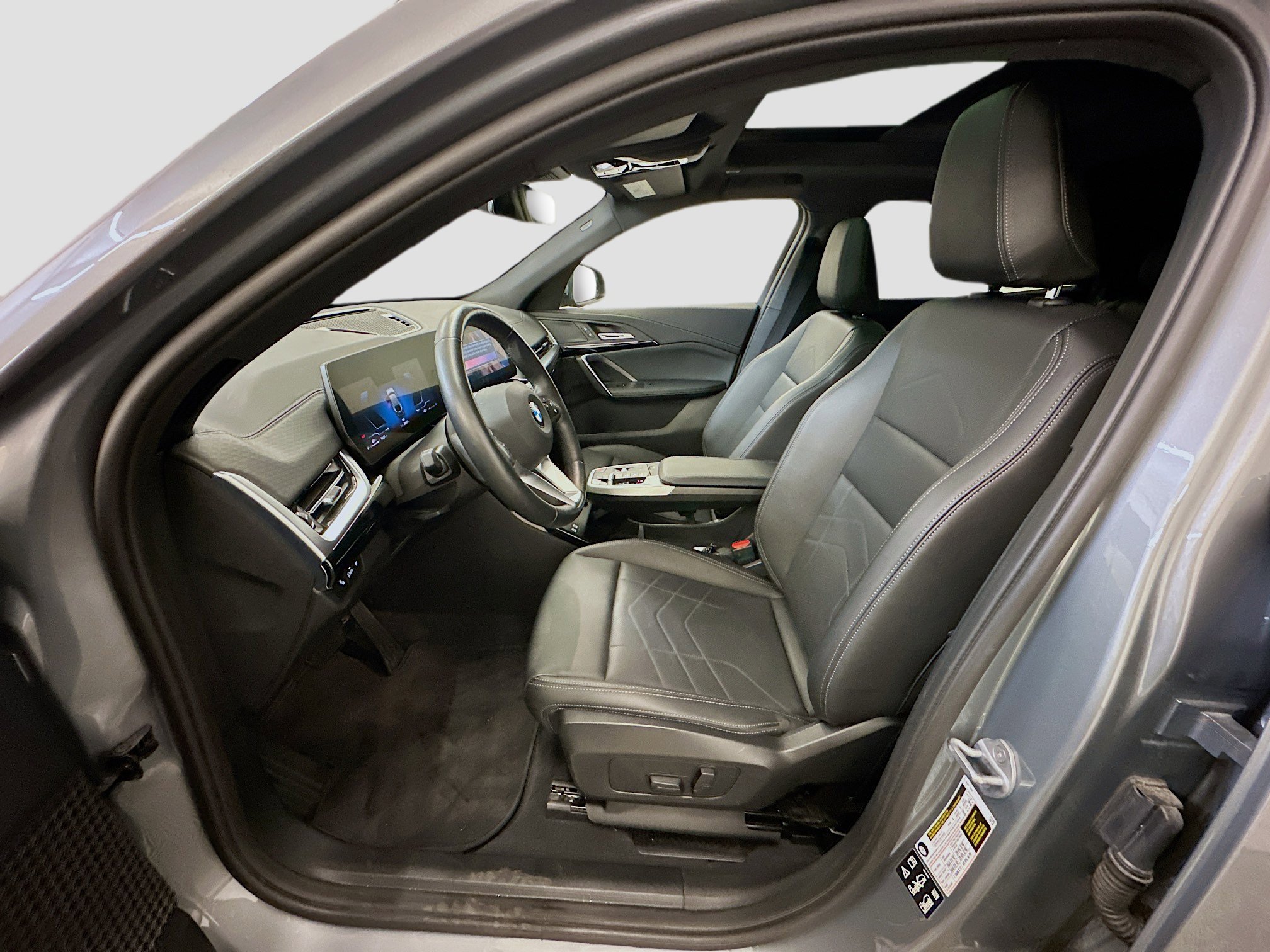 Used 2025 BMW X2 xDrive28i image 13