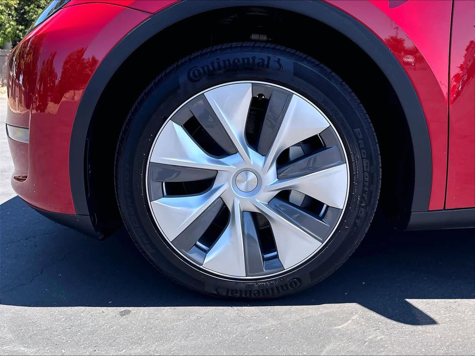Used 2023 Tesla Model Y AWD image 12