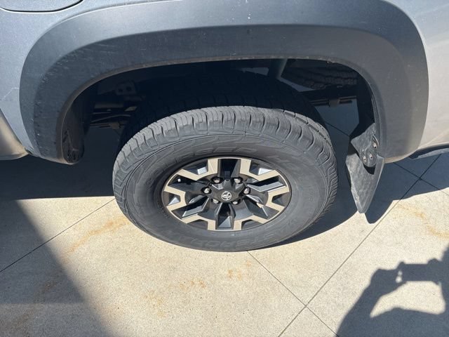 Used 2017 Toyota Tacoma TRD Off-Road w/ Tow Package (A/T) AWD/4WD image 12