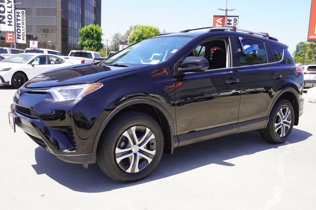 Used 2018 Toyota RAV4 LE w/ All Weather Liner Package FWD image 4