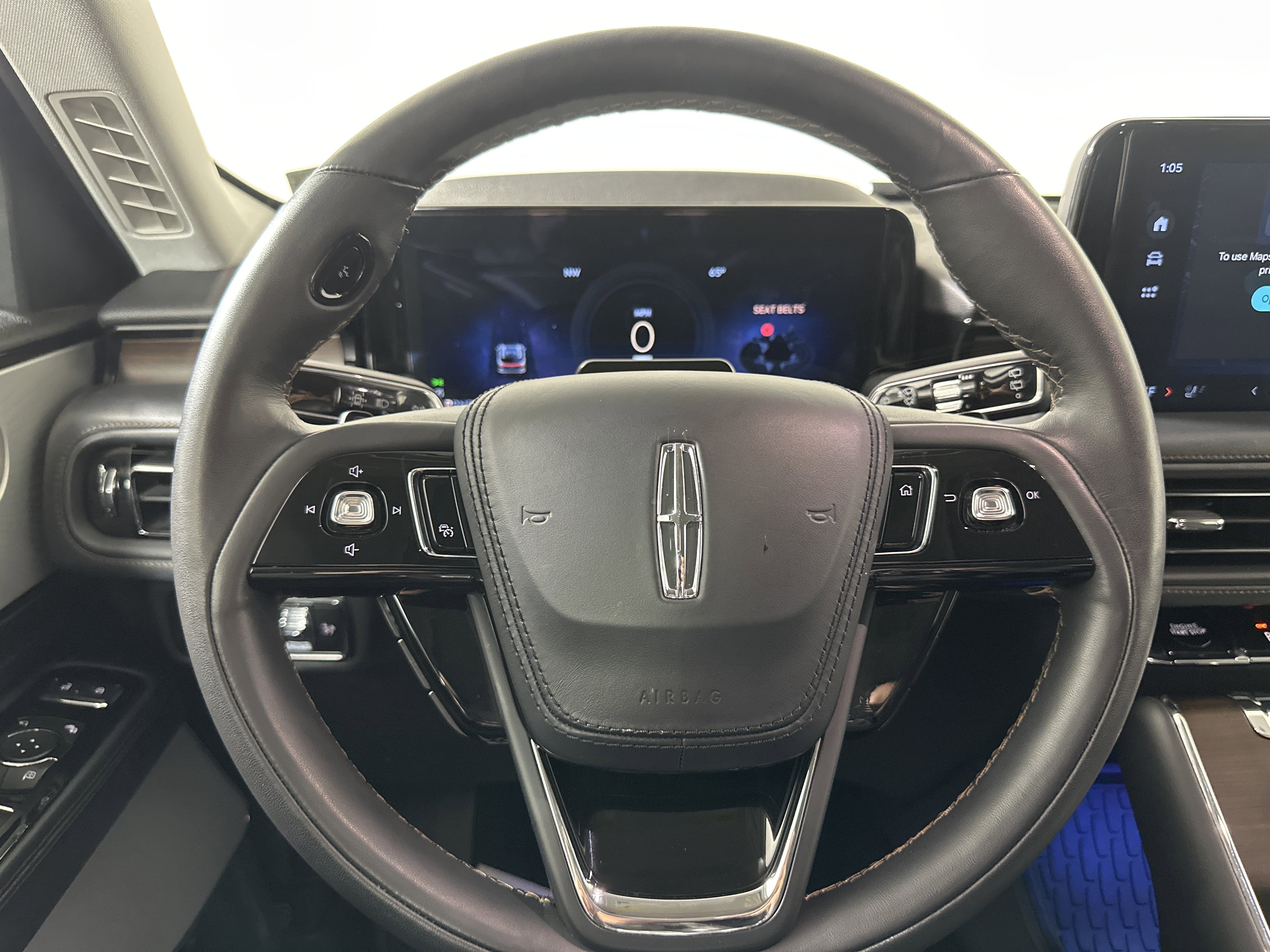 Used 2025 Lincoln Aviator Reserve w/ Equipment Group 201A image 12