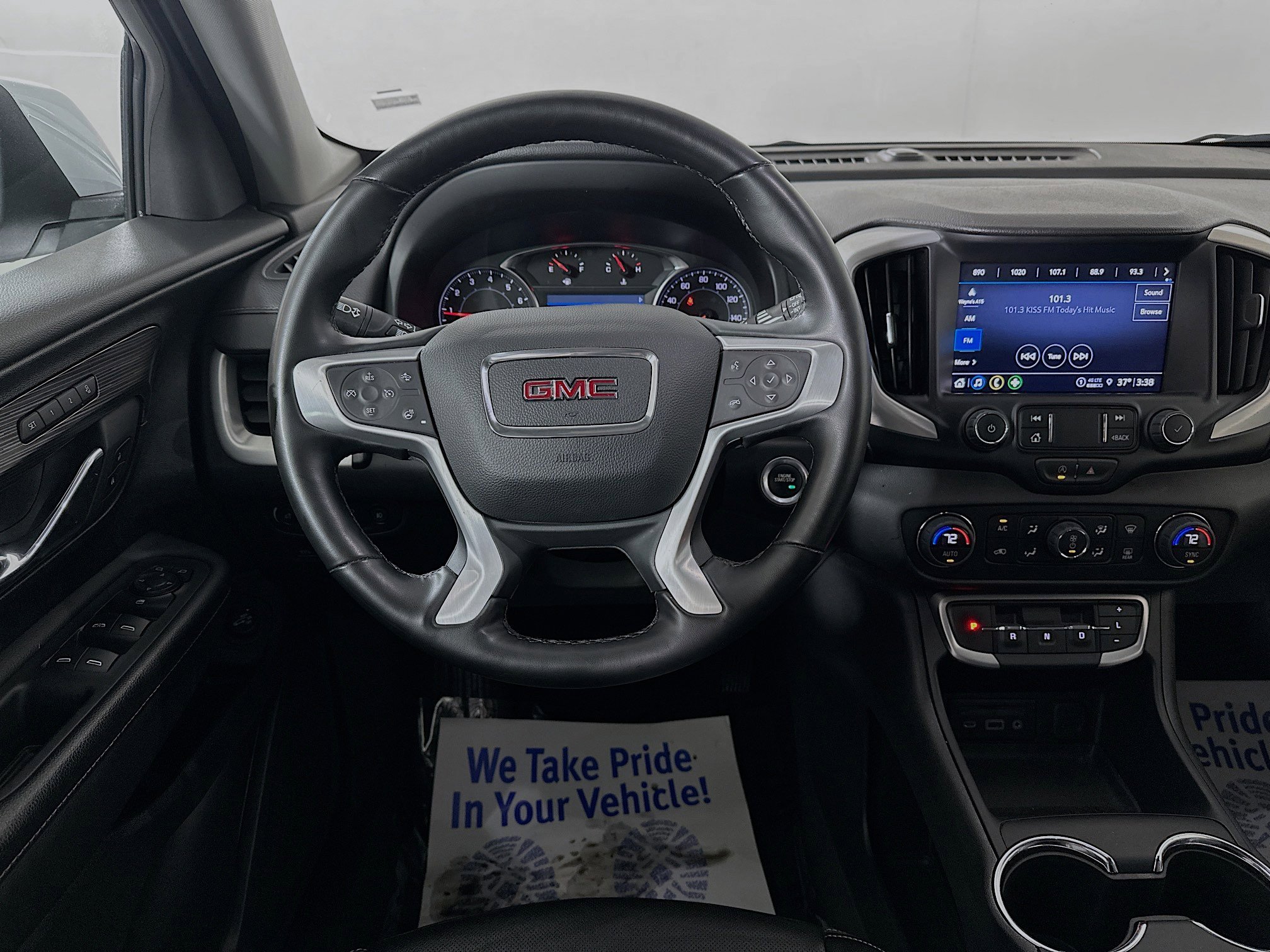 Used 2024 GMC Terrain SLT image 20
