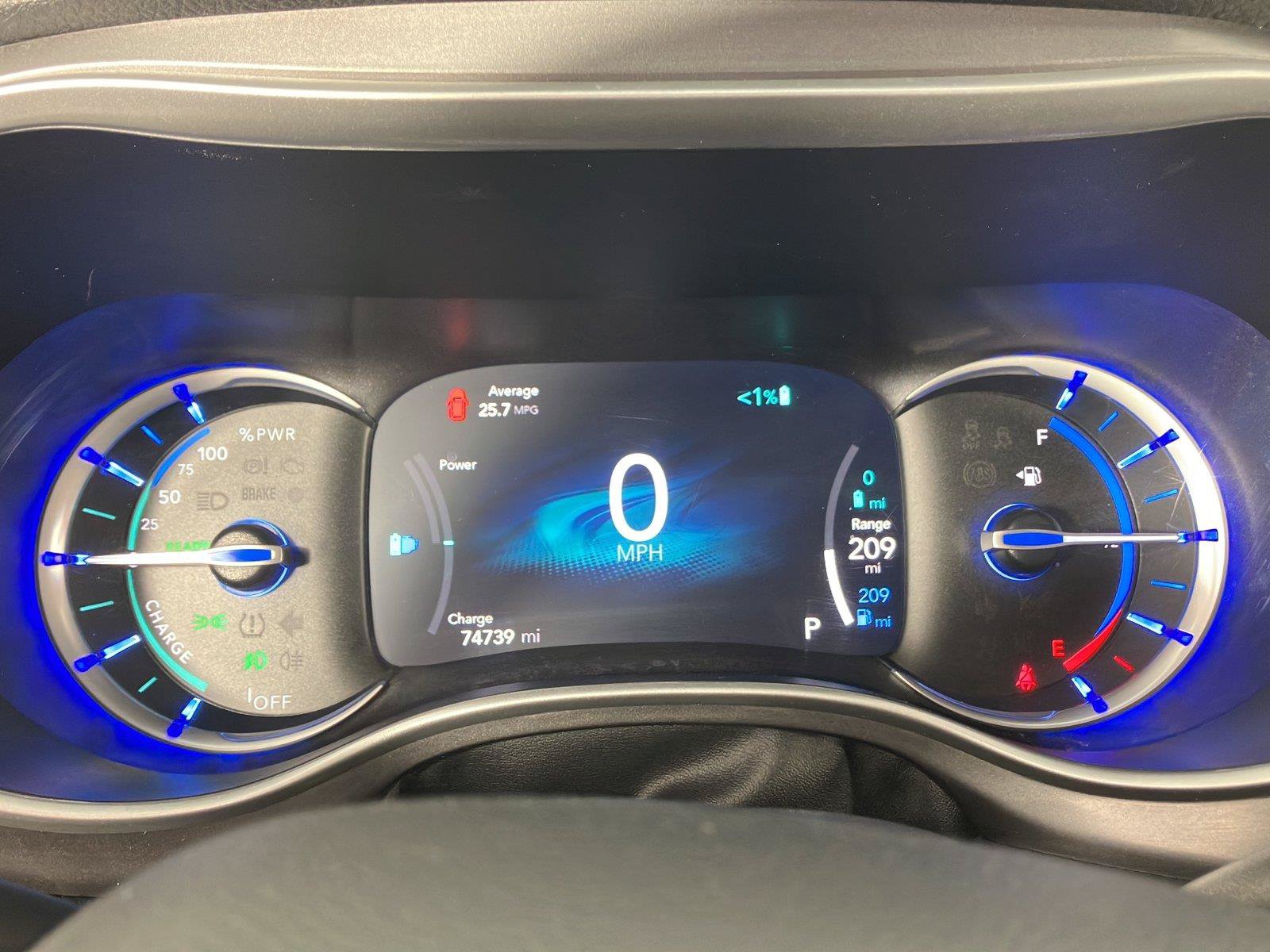 Used 2023 Chrysler Pacifica Touring-L FWD image 18