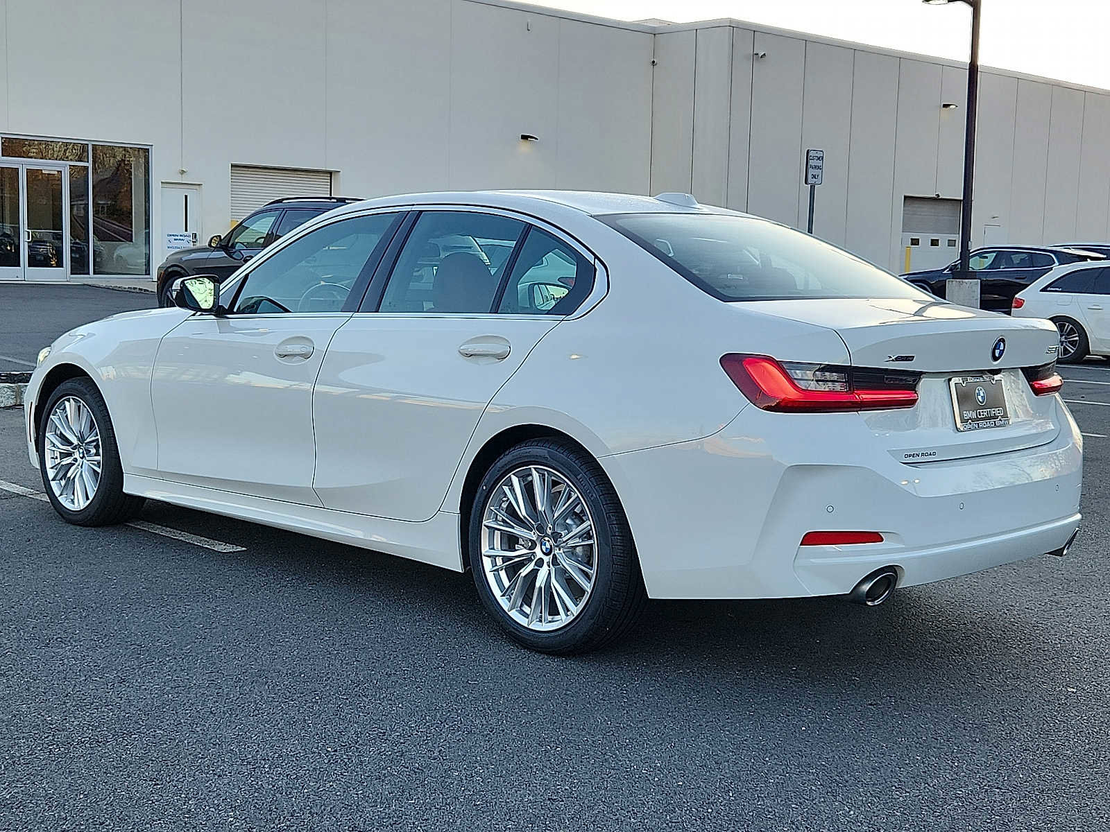 Certified 2024 BMW 330i xDrive Sedan w/ Convenience Package image 4