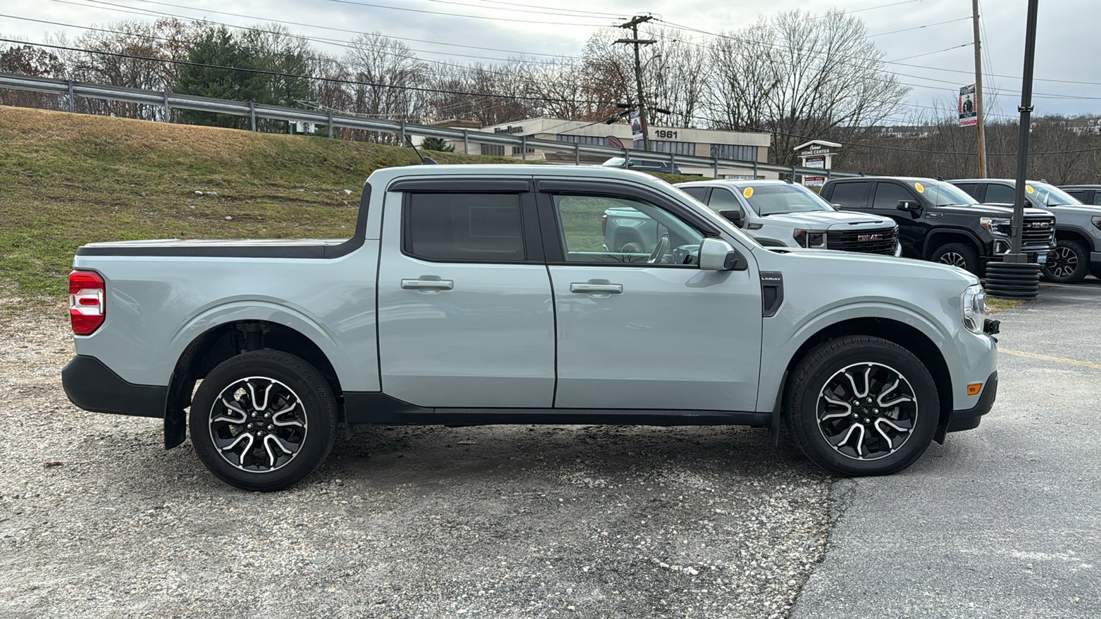 Used 2023 Ford Maverick Lariat w/ Equipment Group 500A Standard image 3