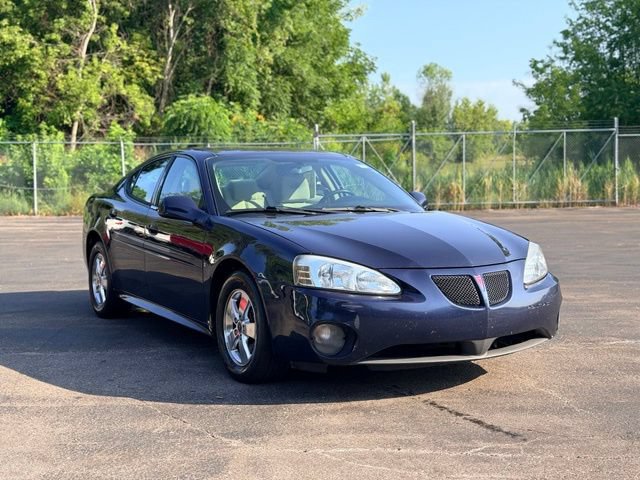 Used 2008 Pontiac Grand Prix w/ Sun And Sound Package FWD image 3