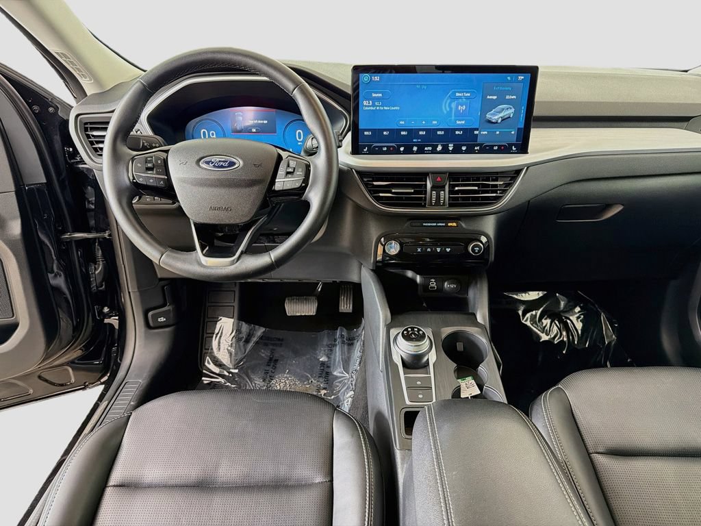 Used 2025 Ford Escape Platinum AWD/4WD image 27