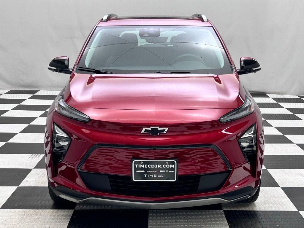 Used 2023 Chevrolet Bolt EUV Premier w/ Sun & Sound Package FWD image 2
