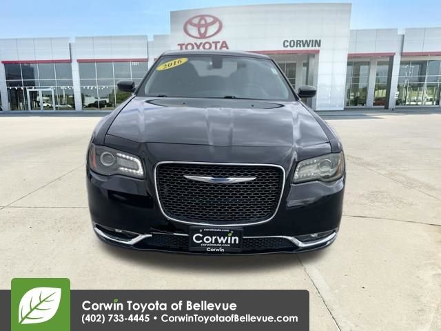 Used 2016 Chrysler 300 Limited image 8