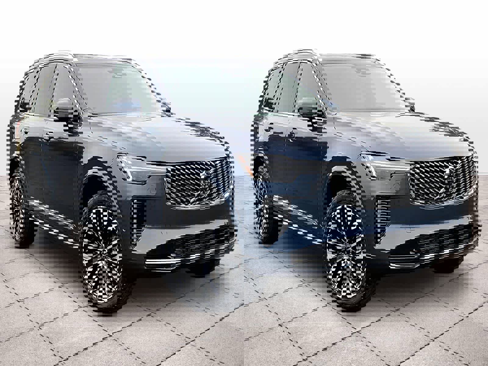 New 2026 Volvo XC90 B5 Plus w/ Protection Package image 2