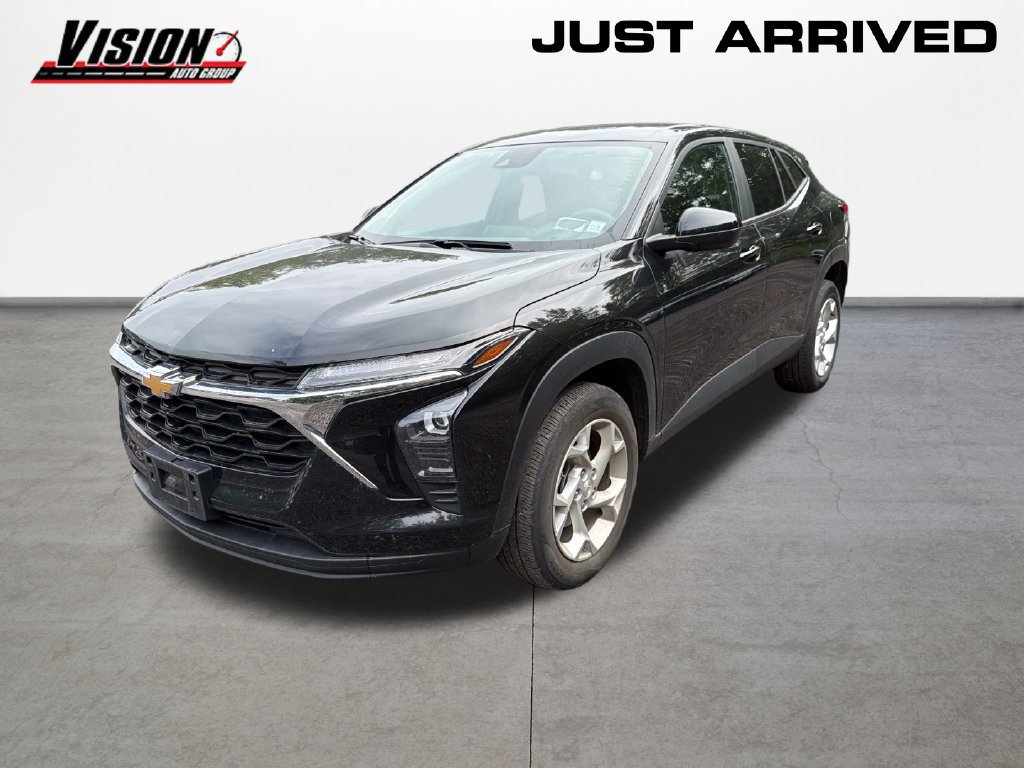 Used 2024 Chevrolet Trax LS w/ LS Convenience Package