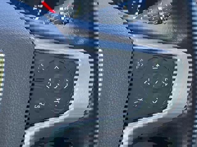 Certified 2022 GMC Acadia SLT w/ Technology Package image 9