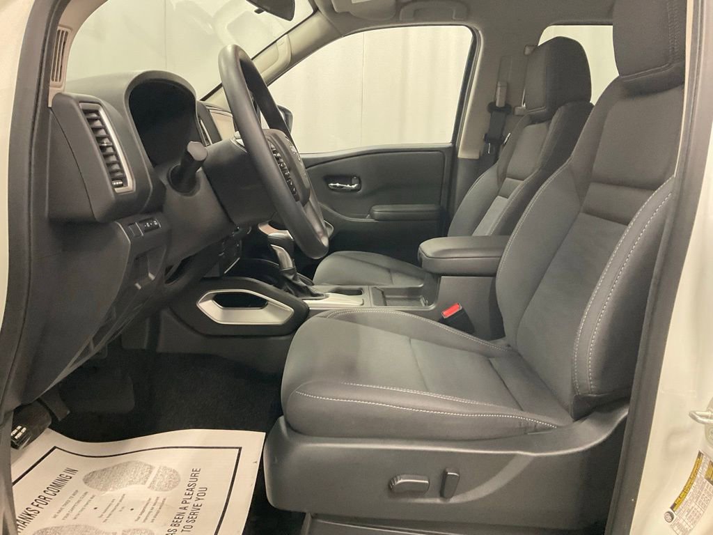Used 2024 Nissan Frontier SV image 7