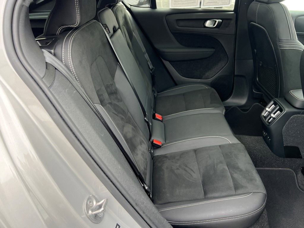 Certified 2023 Volvo C40 P8 Recharge Ultimate image 16
