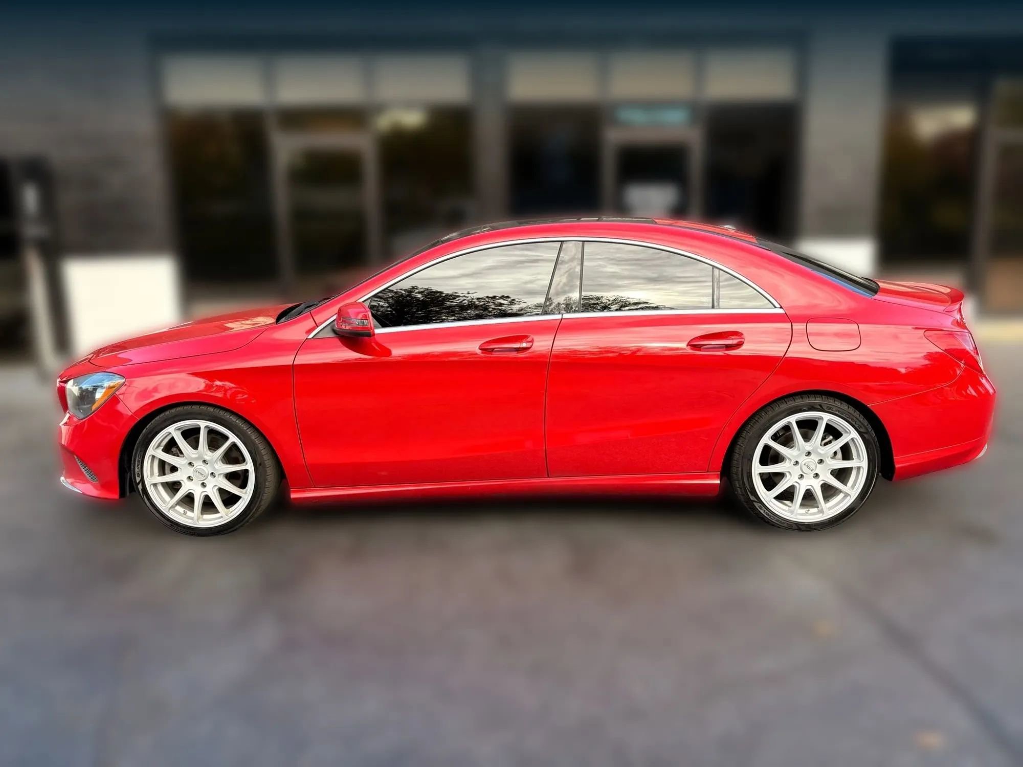 Used 2018 Mercedes-Benz CLA 250 4MATIC image 2