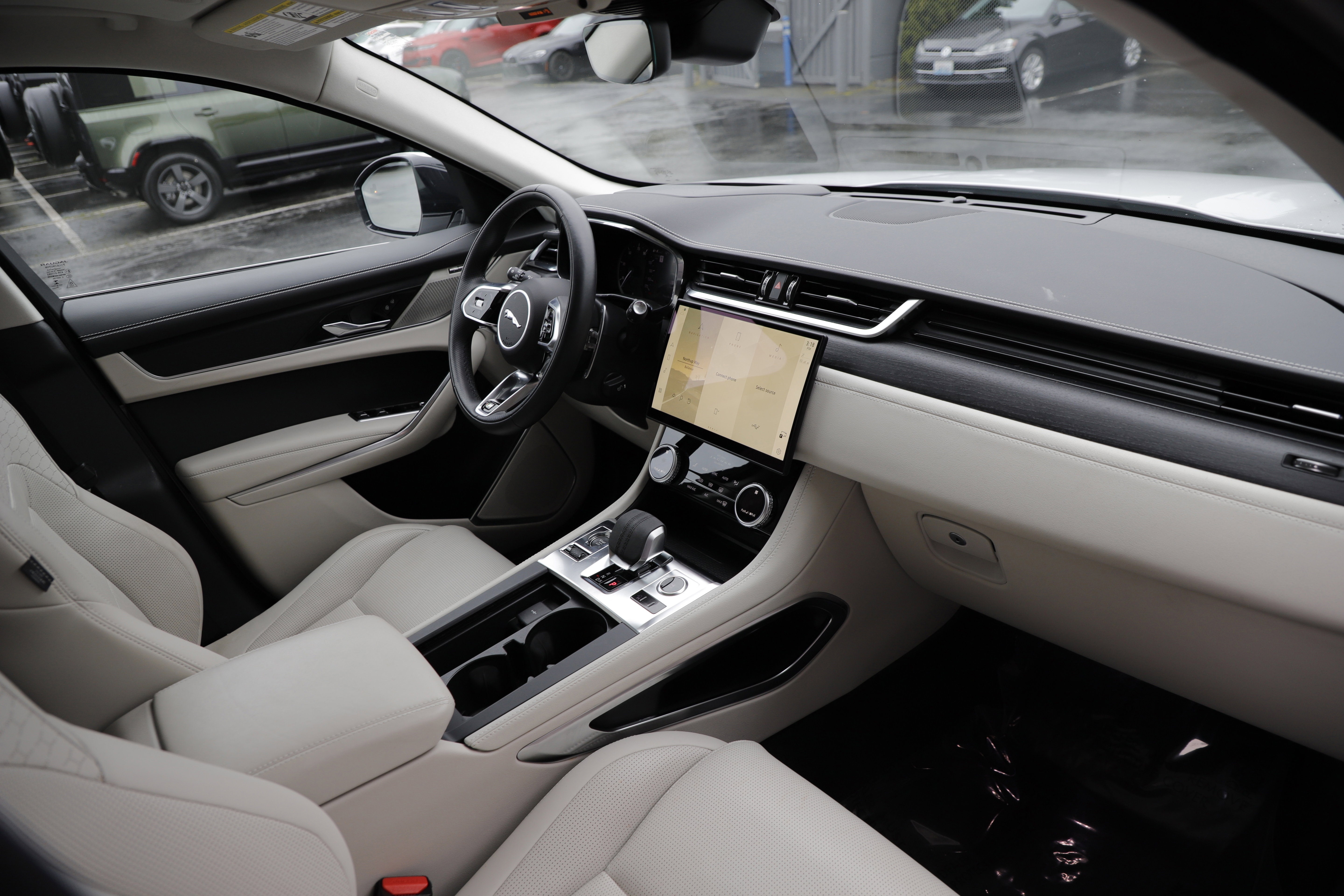 Certified 2023 Jaguar F-PACE R-Dynamic S AWD/4WD image 12