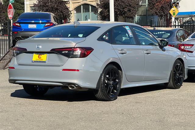 Used 2025 Honda Civic Sport image 4