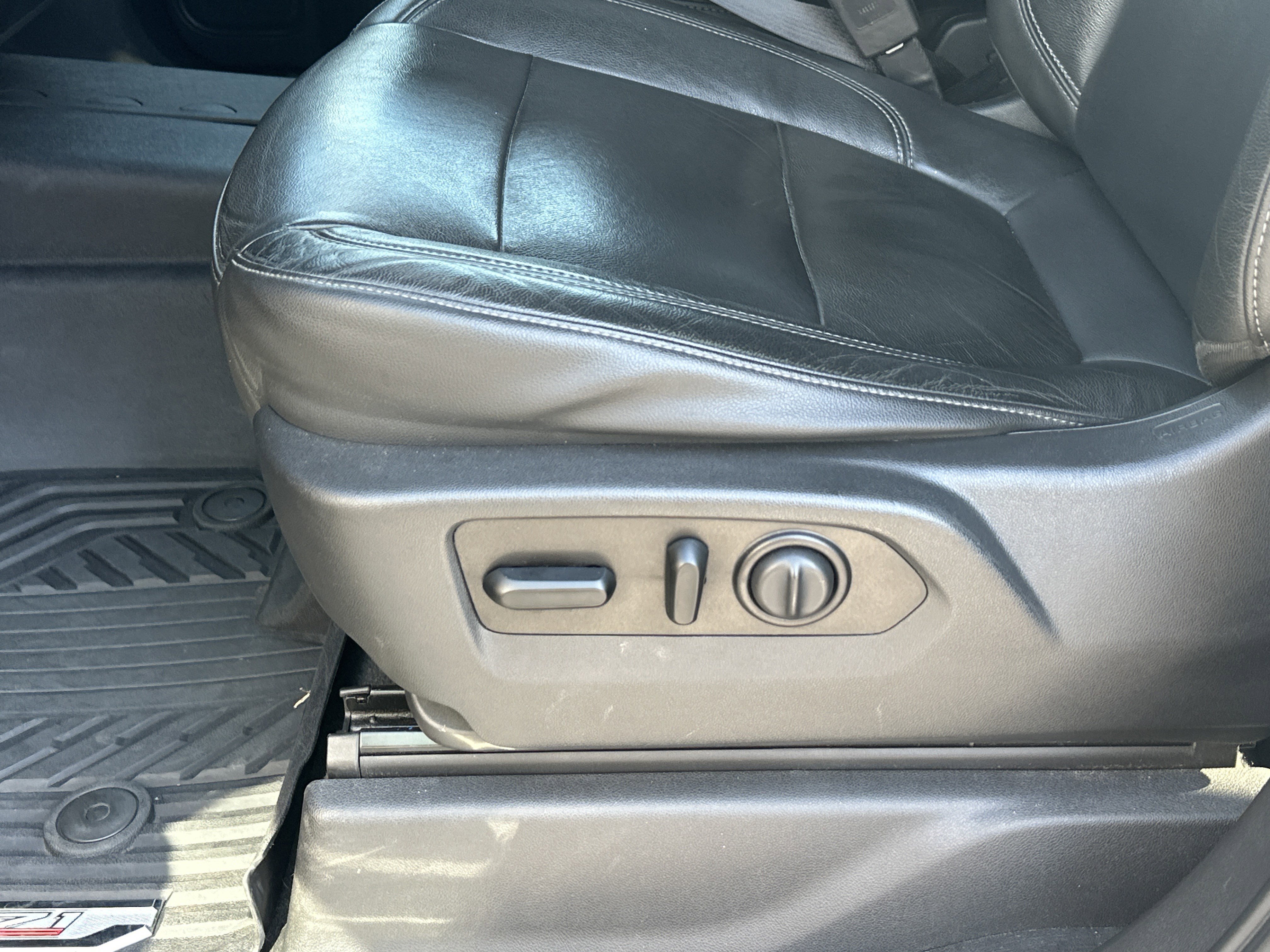 Used 2020 Chevrolet Silverado 1500 LT w/ All-Star Edition AWD/4WD image 10