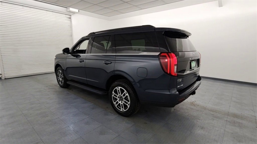 New 2025 Ford Expedition Active image 7