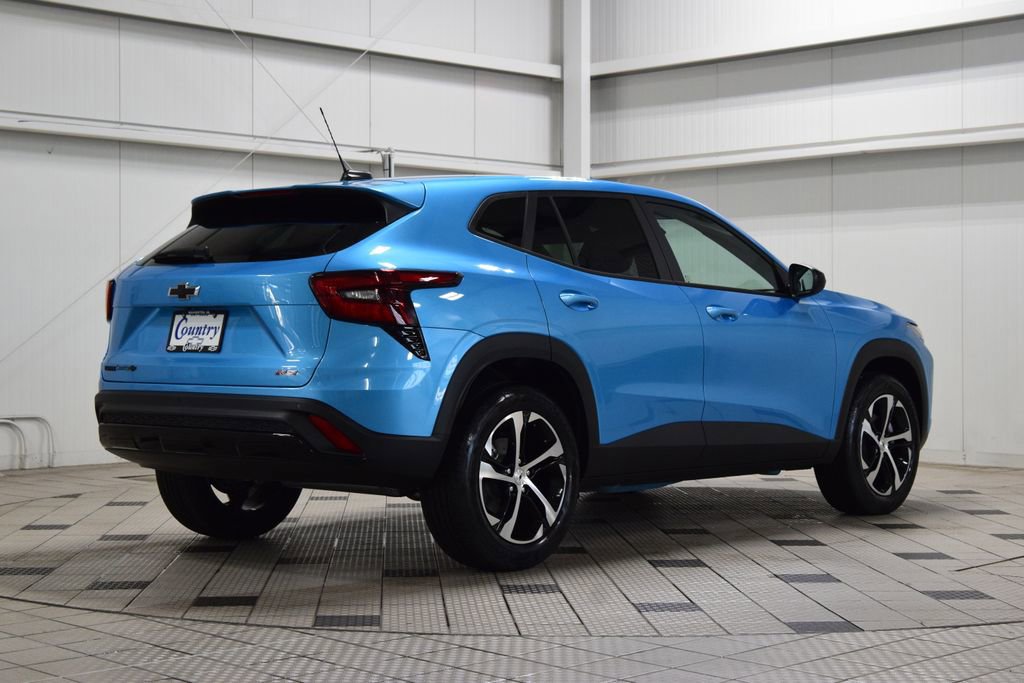New 2026 Chevrolet Trax RS w/ Sunroof Package FWD image 8