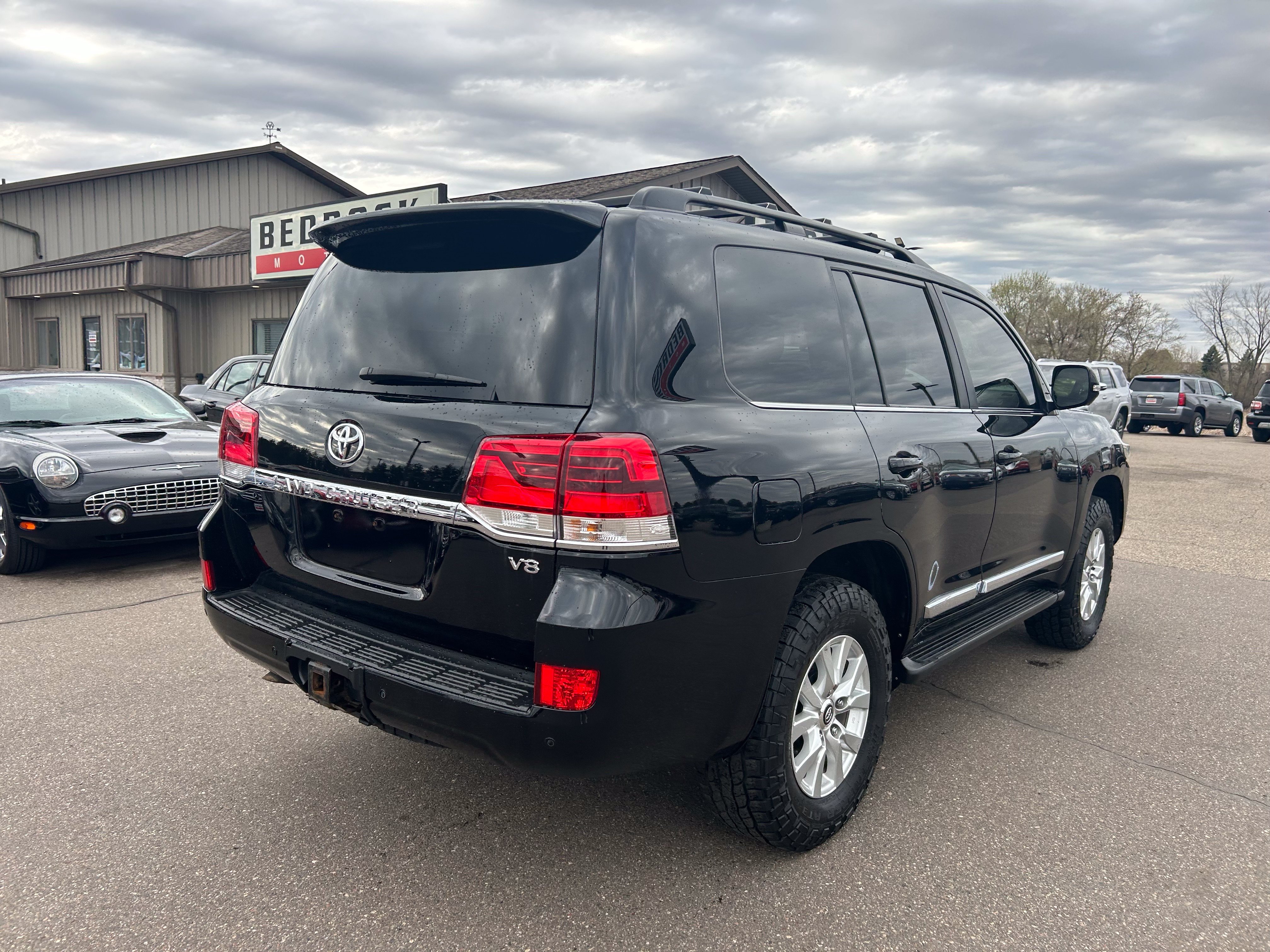 Used 2016 Toyota Land Cruiser AWD/4WD image 38