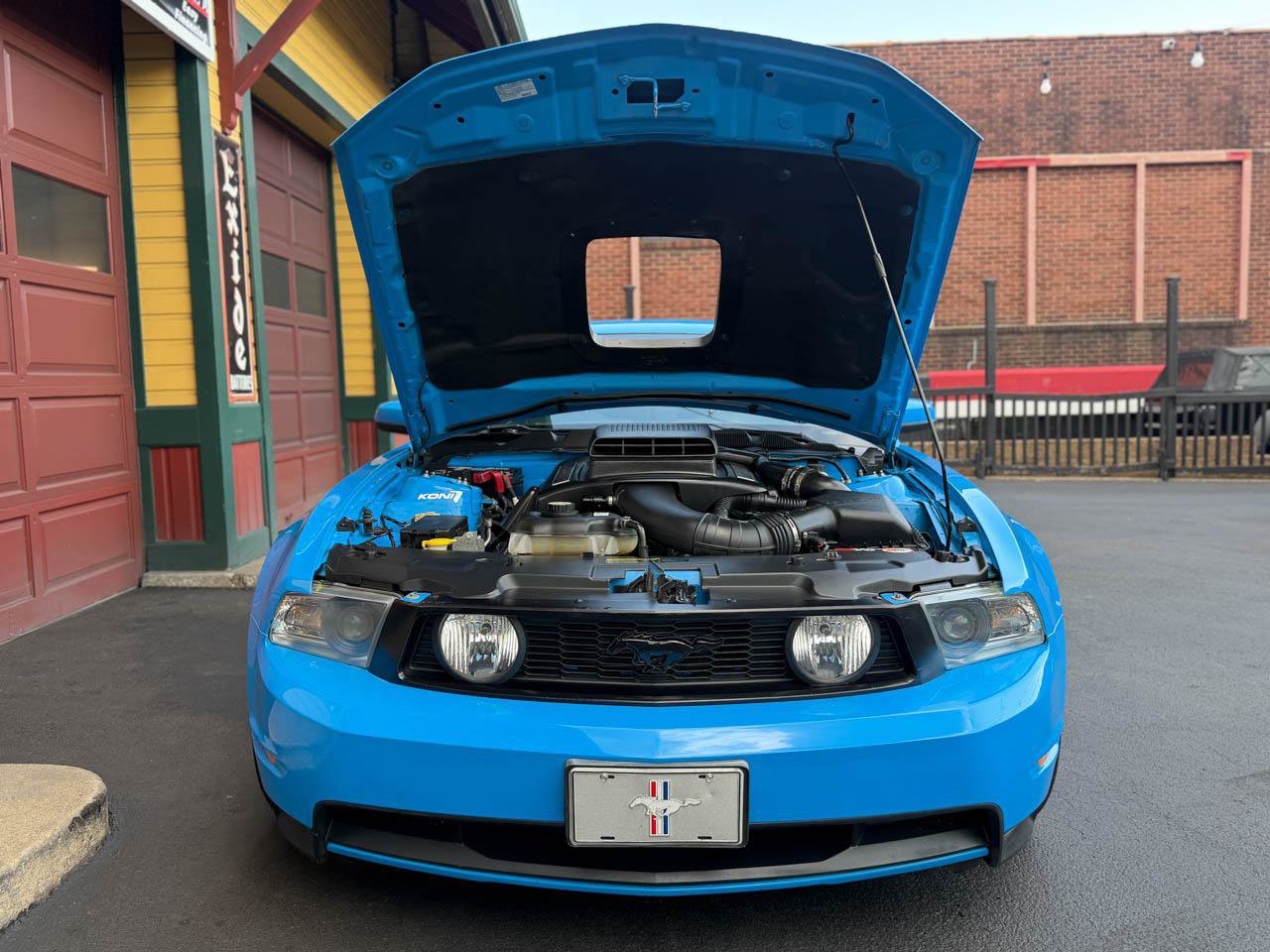 Used 2010 Ford Mustang GT Premium RWD image 27