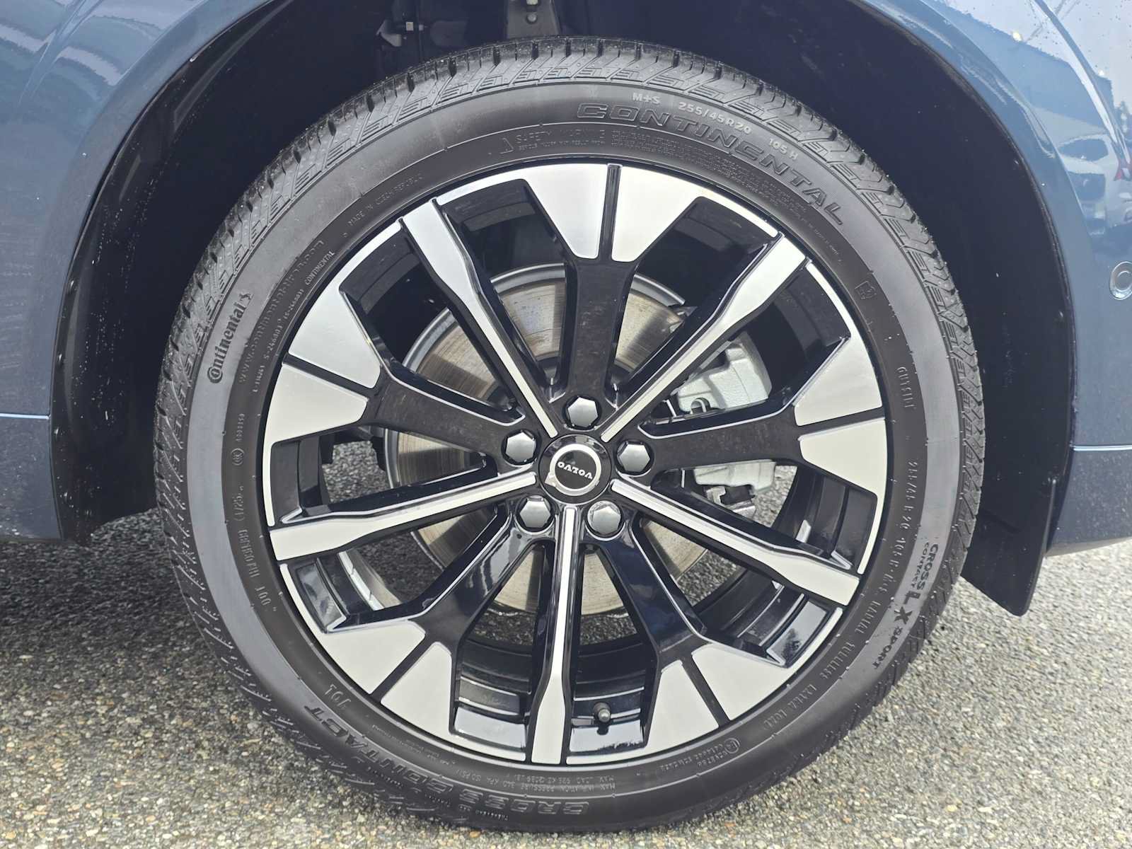 Used 2026 Volvo XC60 B5 Plus w/ Protection Package Premier AWD/4WD image 9