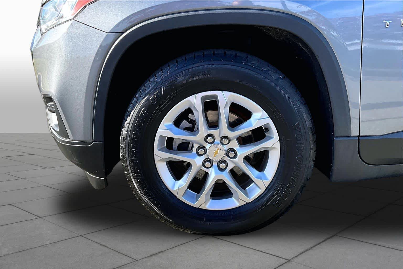 Used 2019 Chevrolet Traverse LS AWD/4WD image 11