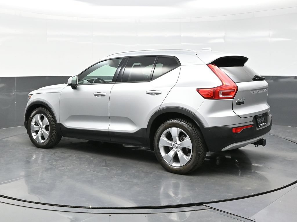 Used 2019 Volvo XC40 T5 Momentum AWD/4WD image 4