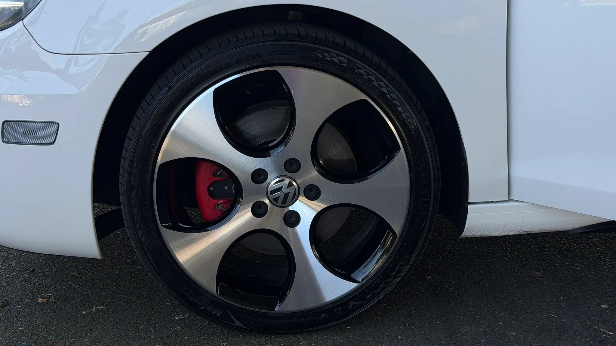 Used 2011 Volkswagen GTI 4-Door FWD image 53