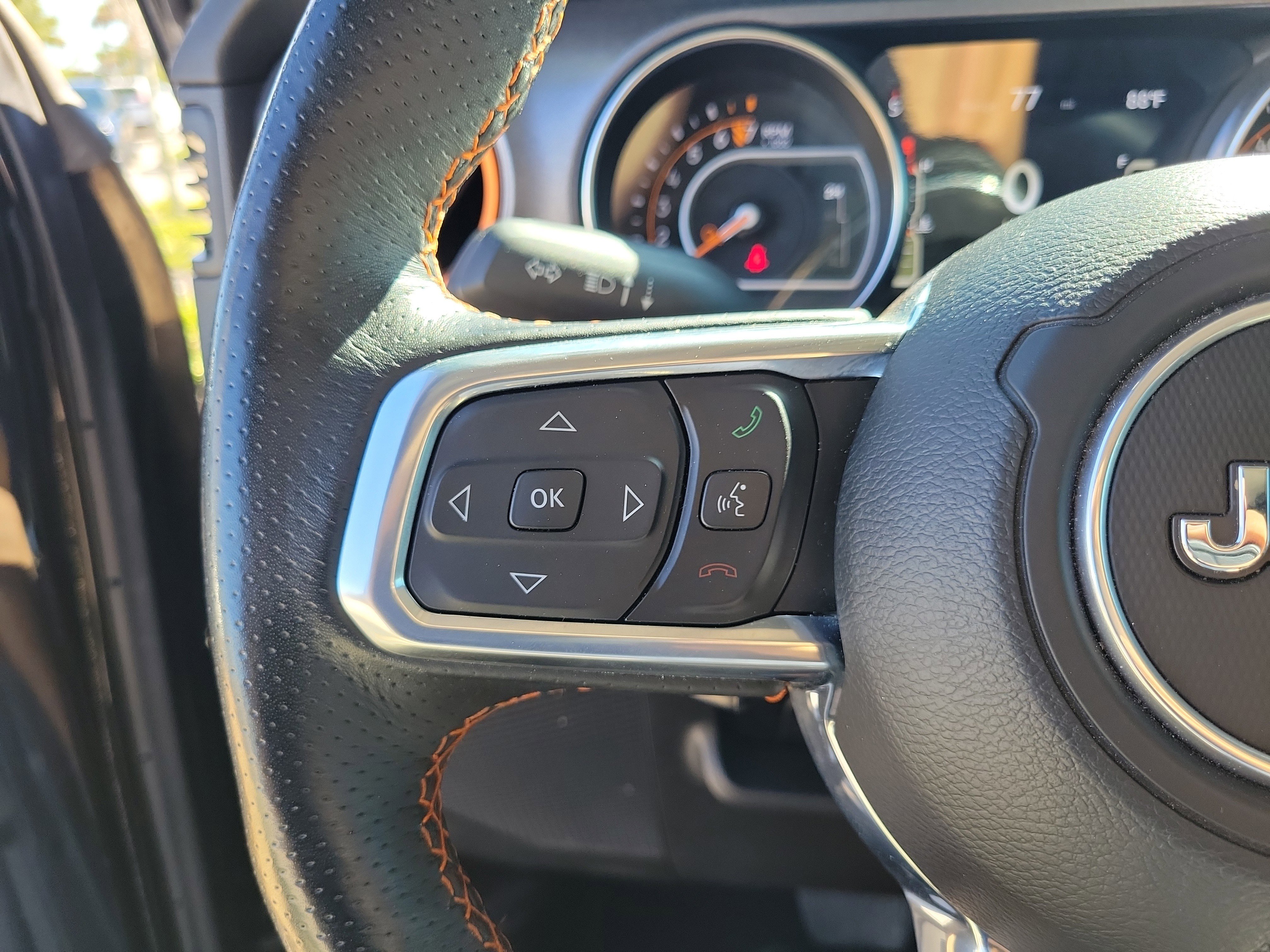 Used 2023 Jeep Gladiator Mojave w/ Cold Weather Group image 23