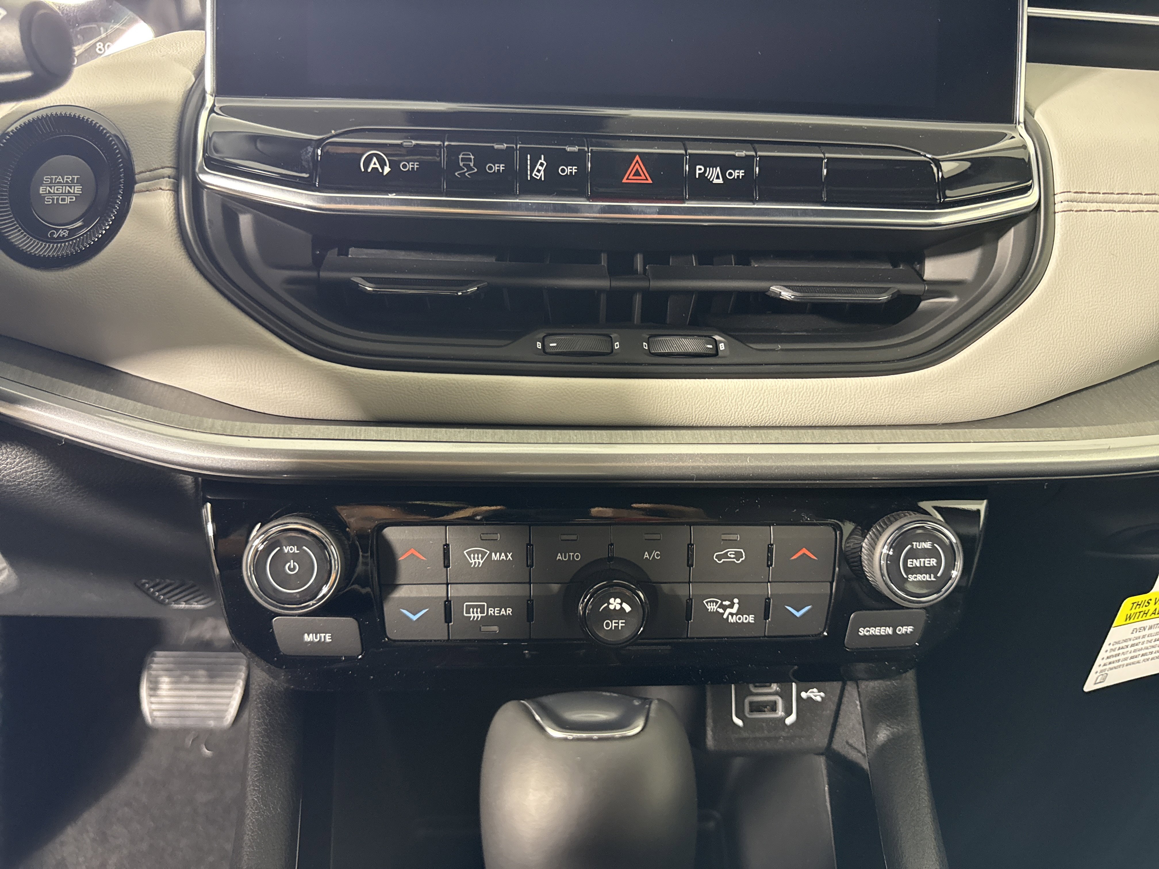 New 2026 Jeep Compass Limited AWD/4WD image 24