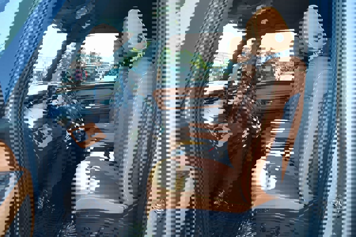 Used 2025 Volkswagen ID. Buzz Pro S image 12