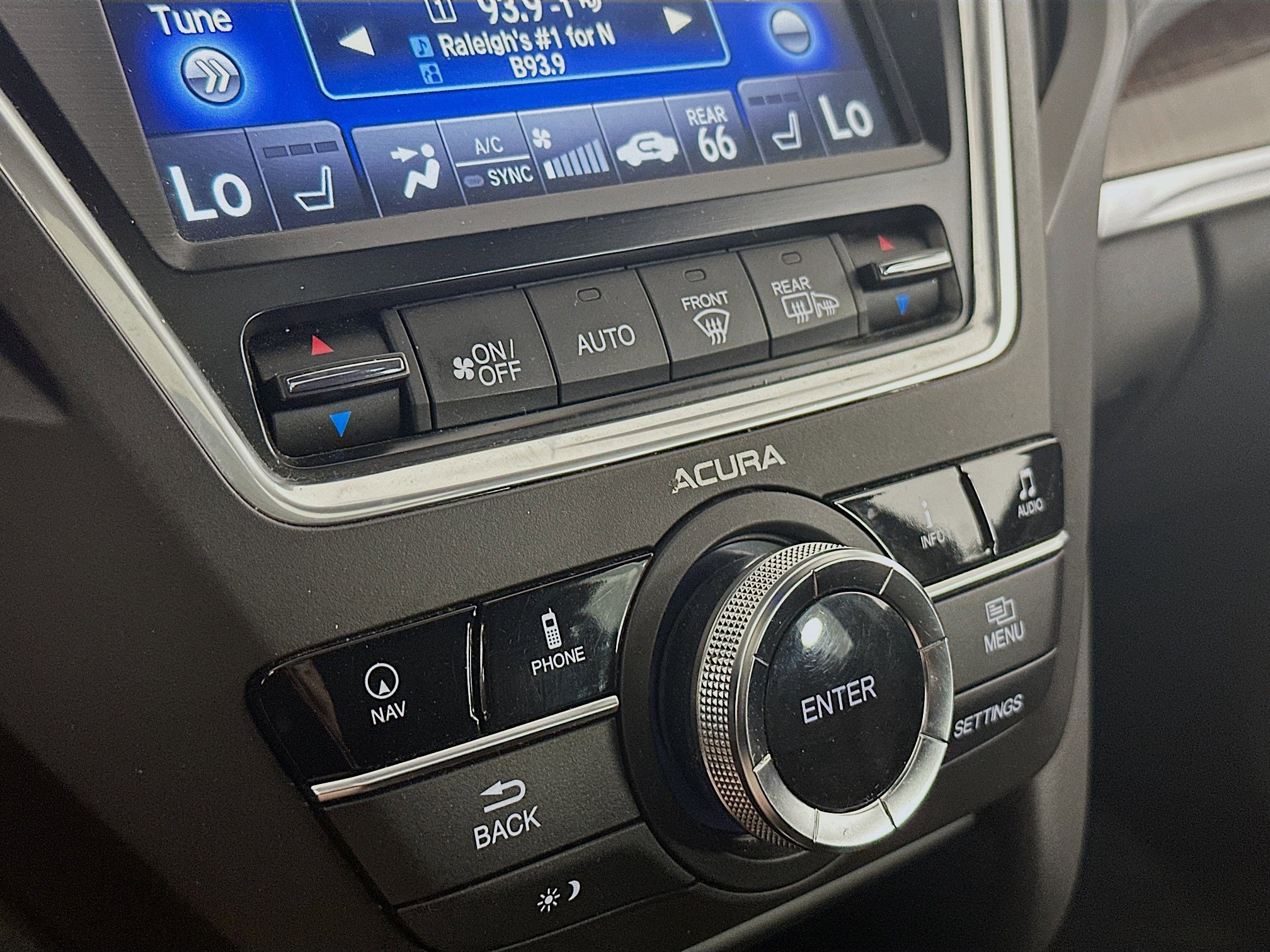 Used 2017 Acura MDX SH-AWD w/ Technology Package image 24