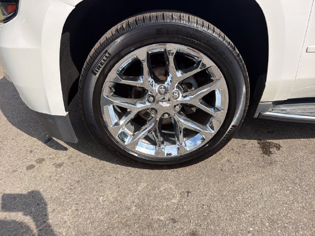Used 2017 Chevrolet Suburban Premier AWD/4WD image 33