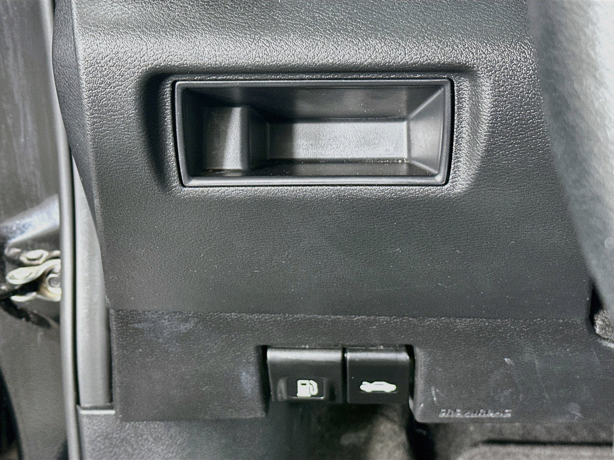 Used 2025 Nissan Versa SV FWD image 17
