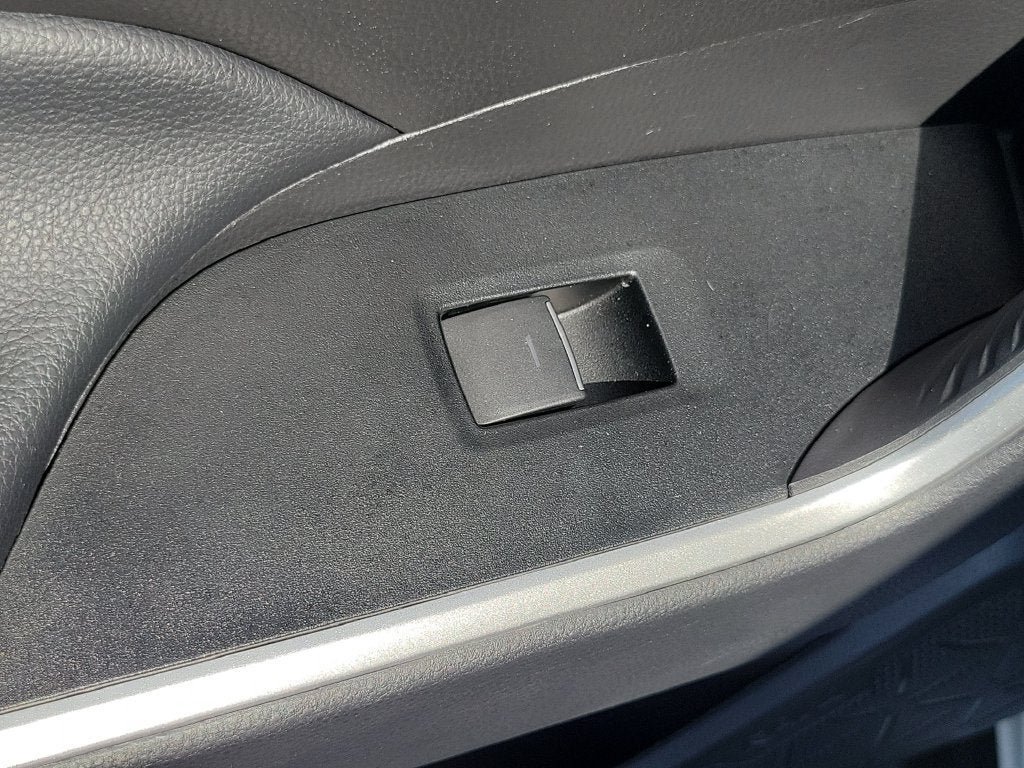 Used 2025 Toyota RAV4 XLE AWD/4WD image 16