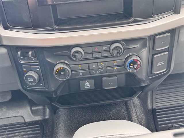 New 2025 Ford F550 4x4 Regular Cab Super Duty image 19
