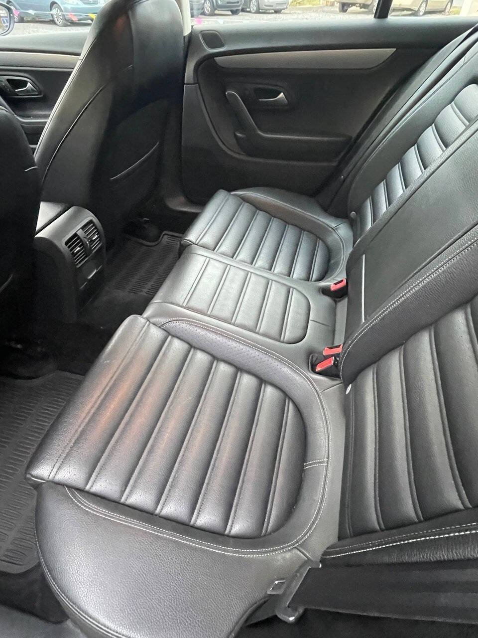Used 2014 Volkswagen CC R-Line FWD image 9