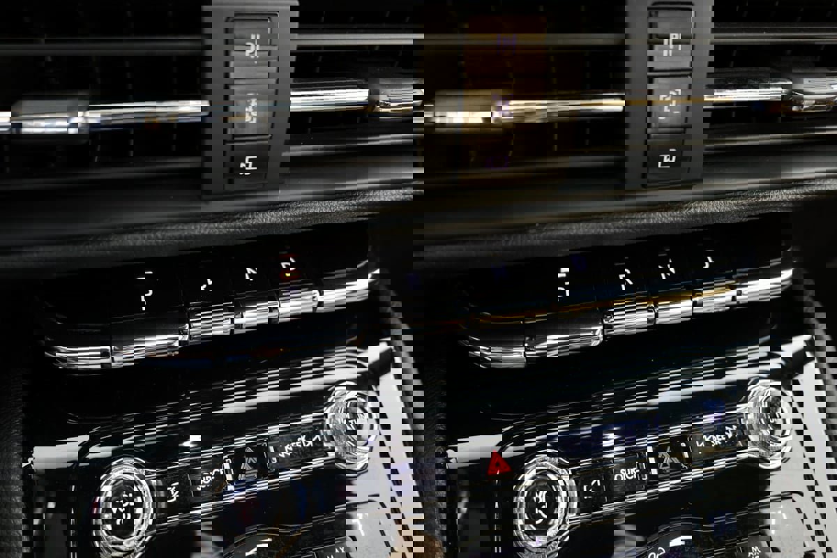 Used 2020 Lincoln Corsair Reserve w/ Equipment Group 201A image 6