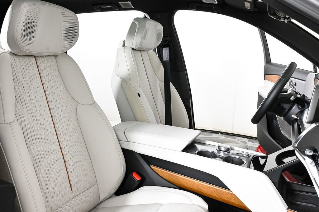 New 2026 Cadillac Vistiq Sport image 22