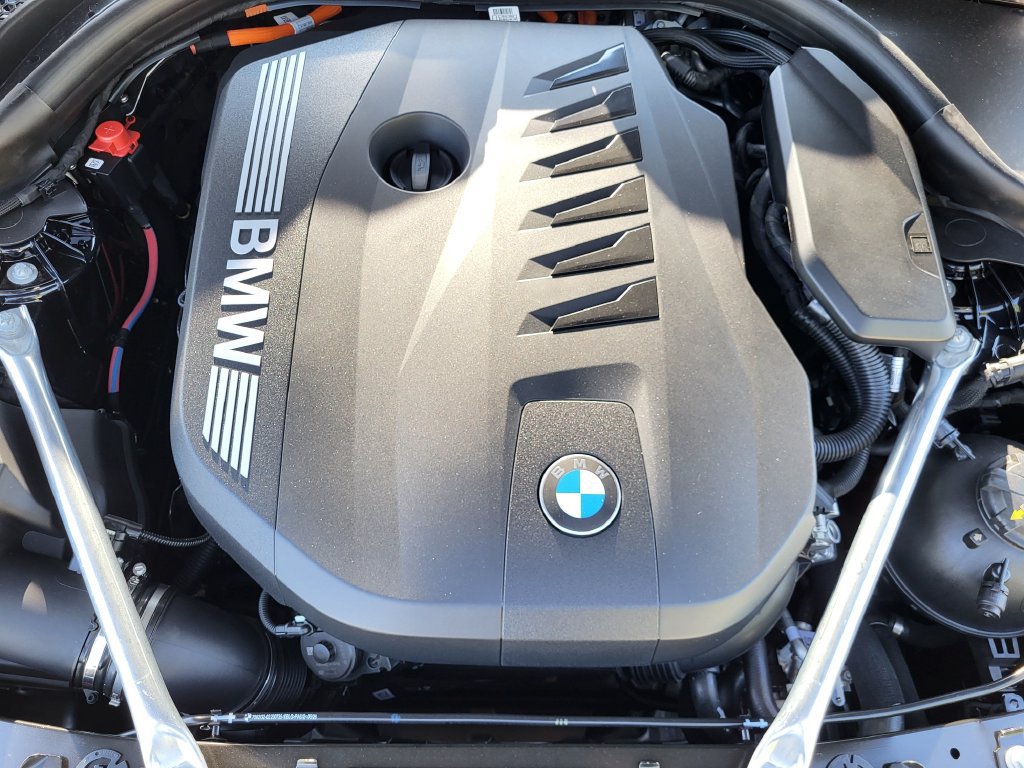 New 2027 BMW 550e xDrive w/ Premium Package AWD/4WD image 28