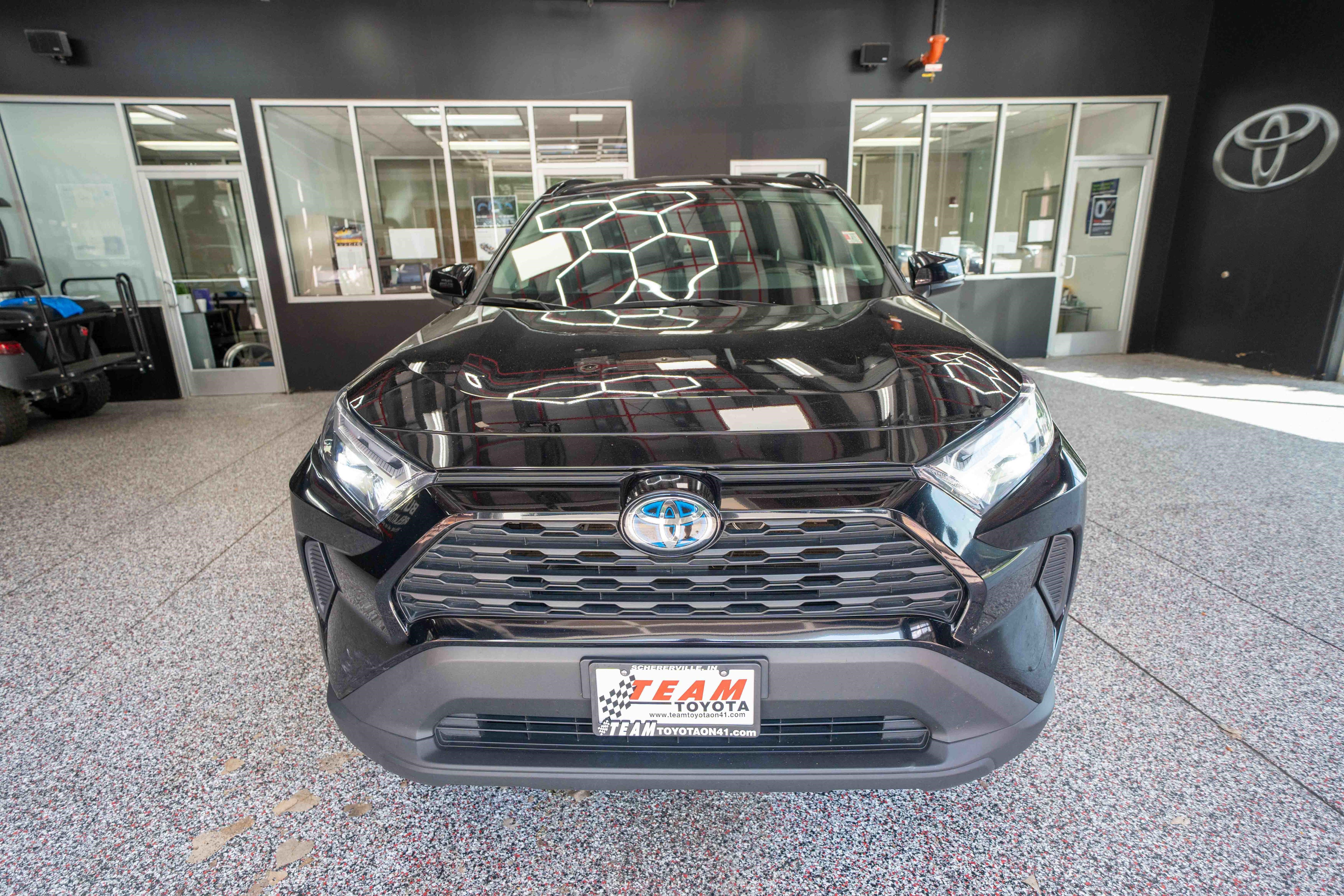 Used 2023 Toyota RAV4 LE AWD/4WD image 6