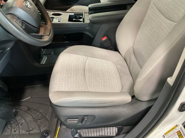 Used 2024 Toyota Sienna LE image 10