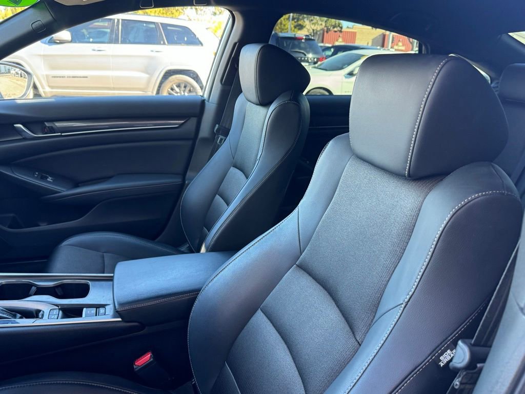 Used 2018 Honda Accord Sport image 14