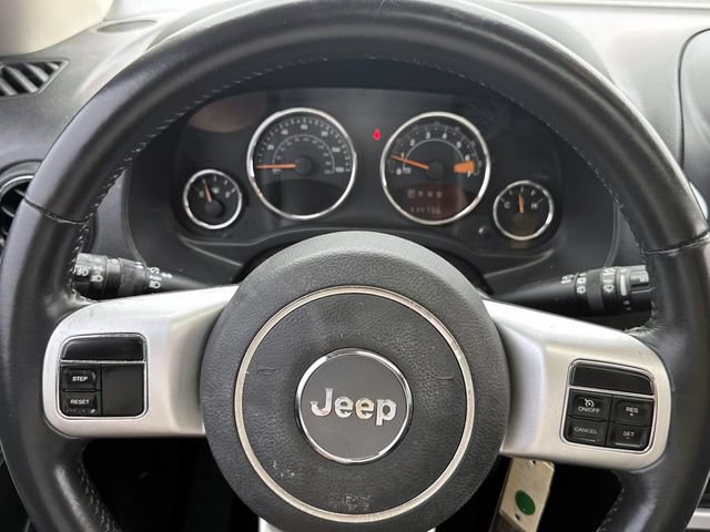 Used 2015 Jeep Compass High Altitude FWD image 19