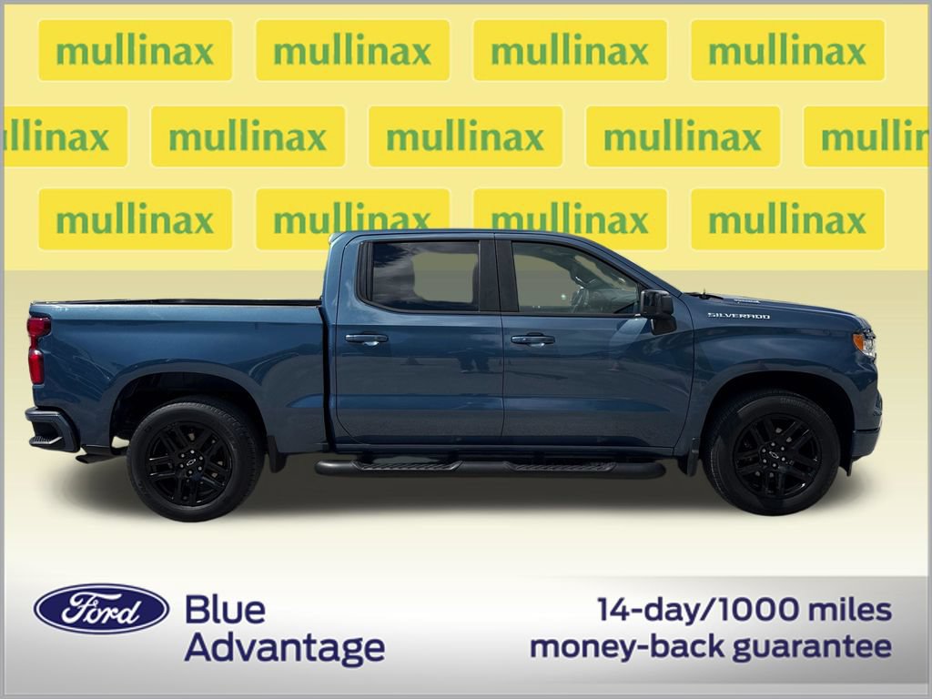Used 2024 Chevrolet Silverado 1500 RST w/ Convenience Package II RWD image 2
