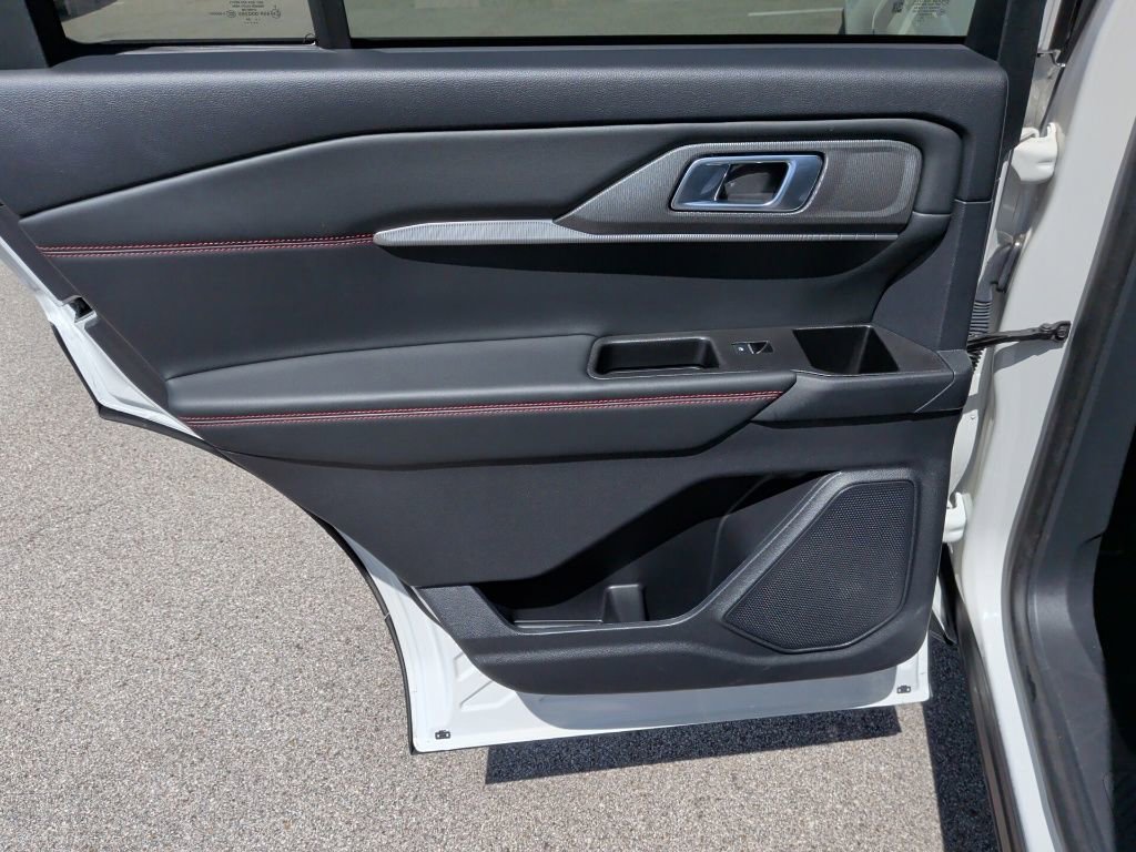 Used 2025 Ford Explorer ST-Line image 35