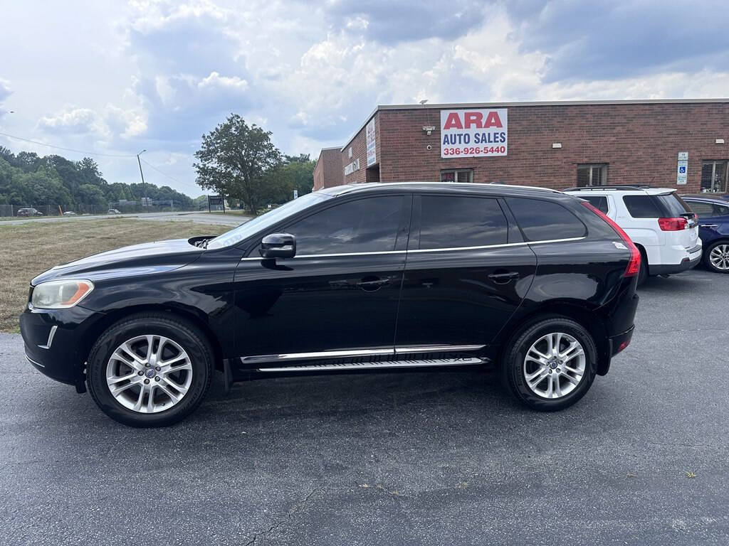 Used 2015 Volvo XC60 T5 Premier w/ Proximity Package FWD image 2